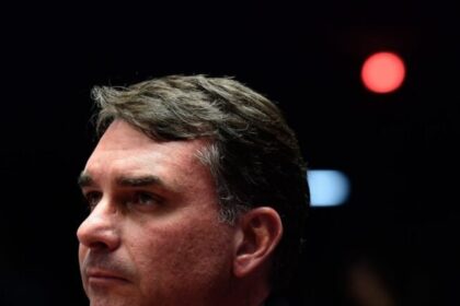 De quase desmaio a aposta no Planalto: os dez anos que mudaram Flávio Bolsonaro 8 ocrente 1773865167