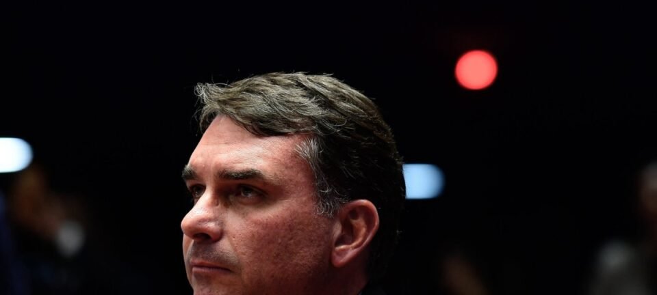De quase desmaio a aposta no Planalto: os dez anos que mudaram Flávio Bolsonaro 2 ocrente 1773865167
