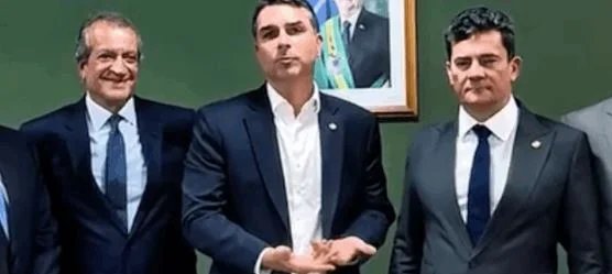 Flávio Bolsonaro oficializa apoio a Sérgio Moro na disputa pelo governo do Paraná 2 ocrente 1773920973