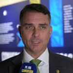Flávio Bolsonaro acusa Lula de elevar impostos em meio à escalada dos combustíveis 4 ocrente 1774012766