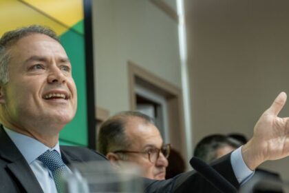 Renan Filho vê “interesses políticos” em mobilização de caminhoneiros e promete fiscalizar fretes 16 ocrente 1774016397