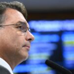 Flávio Bolsonaro parabeniza o pai pelos 71 anos e lamenta restrições de convivência 5 ocrente 1774106369