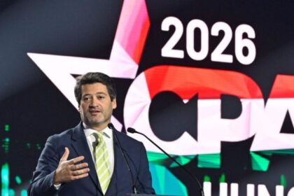 André Ventura exalta Jair Bolsonaro em discurso no CPAC de Budapeste 12 ocrente 1774140610