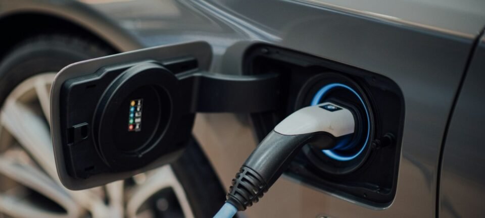 Rede de recarga salta 42% e ultrapassa 21 mil pontos para acompanhar alta dos carros elétricos 2 ocrente 1774284642