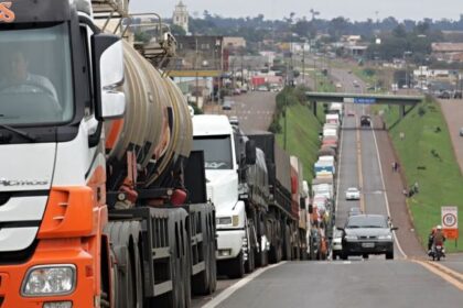 Risco de nova paralisação dos caminhoneiros expõe fragilidade logística do Brasil 18 ocrente 1774385361