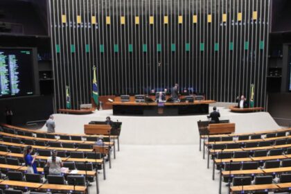Motta cancela sessões e libera deputados para troca de partido na próxima semana 10 ocrente 1774531162