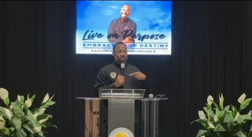 Homem saca arma contra pastor em funeral em Detroit e dez pessoas se convertem após tensão 2 ocrente 1774963153