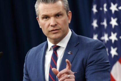 Visita sigilosa de Hegseth a tropas no Oriente Médio expõe pedido por “bombas maiores” 6 ocrente 1774967671
