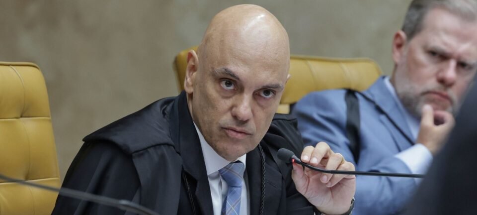 Ex-braço direito de Trump diz que relatório dos EUA aperta o cerco a Alexandre de Moraes 2 ocrente 1775081999