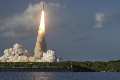 Artemis II decola da Flórida e inicia viagem de dez dias rumo à órbita lunar 6 ocrente 1775086451