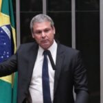 Lindbergh Farias diz que Flávio Bolsonaro acabará com o Pix se chegar à Presidência 4 ocrente 1775147698