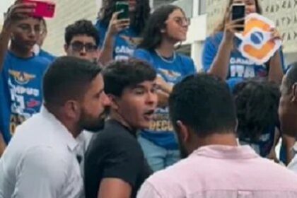 Militares escoltam integrantes do MBL após protesto contra Lula em Fortaleza 16 ocrente 1775158469