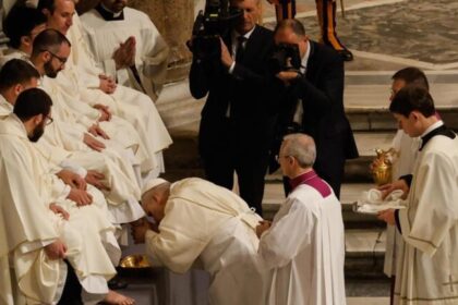 Após 13 anos, Papa Leão XIV retoma Missa do Lava-Pés na catedral de Roma 4 ocrente 1775192674