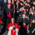 Papa Leão XIV conduz Via-Sacra no Coliseu e conclama fiéis a viver a “jornada em Cristo” 4 ocrente 1775264673