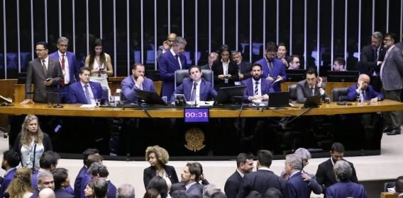 PL dispara para 100 cadeiras e União Brasil lidera perdas após troca partidária na Câmara 2 ocrente 1775395170