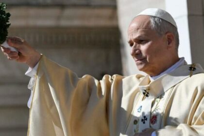 Papa Leão XIV denuncia indiferença global durante missa de Páscoa no Vaticano 12 ocrente 1775402400