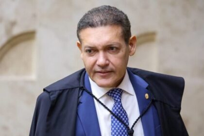 Desembargador que viajou com Nunes Marques concede liminar ao filho do ministro, diz reportagem 18 ocrente 1775428512