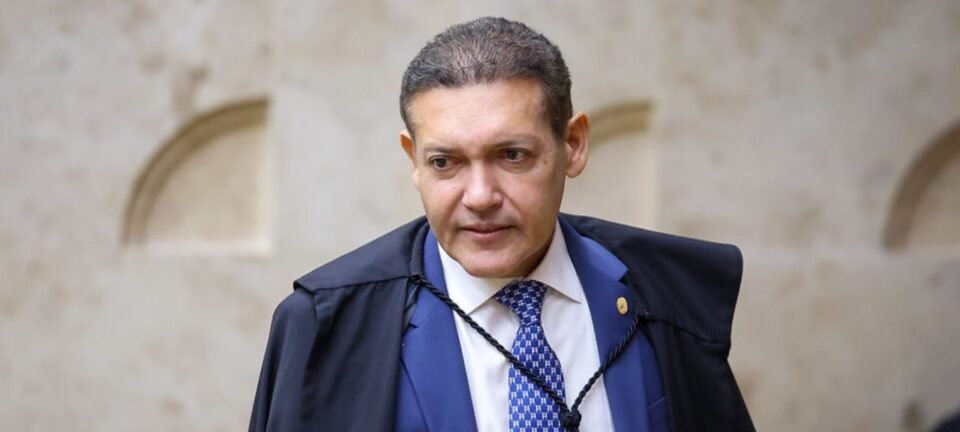 Desembargador que viajou com Nunes Marques concede liminar ao filho do ministro, diz reportagem 2 ocrente 1775428512