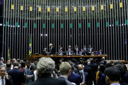 Janela partidária redesenha bancadas, fortalece PL e provoca corrida por vagas até o Senado 16 ocrente 1775432954