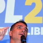 Flávio Bolsonaro minimiza investidas de Eduardo e exalta apoio de Nikolas Ferreira 4 ocrente 1775540072
