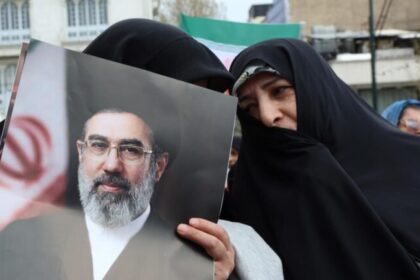 Jornal britânico aponta que Mojtaba Khamenei está inconsciente e sob cuidados intensivos no Irã 8 ocrente 1775585090