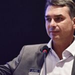 Flávio Bolsonaro acusa Lula de tratar Brasil como “colônia chinesa” e cobra reaproximação com os EUA 4 ocrente 1775588675