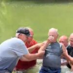 Vídeo mostra batismo de homem de 92 anos em rio e viraliza: “Nunca é tarde” 5 ocrente 1775590467