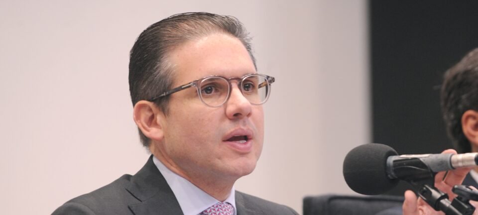 Governo recua de projeto de urgência e mantém debate da escala 6x1 como PEC, afirma Hugo Motta 2 ocrente 1775591433