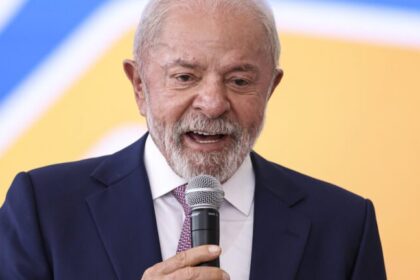 Governo estuda liberar FGTS para brasileiros quitarem dívidas a seis meses da eleição 4 ocrente 1775613882