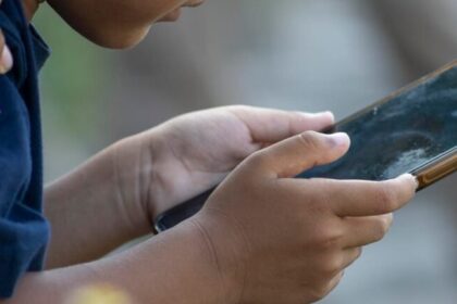 Grécia anuncia veto a redes sociais para menores de 15 anos a partir de 2027 4 ocrente 1775652604