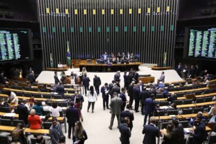 Câmara aprova projeto que amplia poder de fiscalização da ANP sobre venda de combustíveis 18 ocrente 1775653480