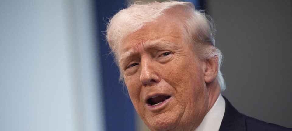 Trump ameaça retomar ataques “maiores e mais fortes” ao Irã se cessar-fogo não virar acordo 2 ocrente 1775731761