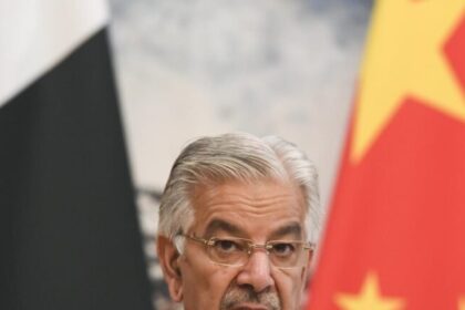 Ministro paquistanês chama Israel de “maligno” e “maldição” durante mediação EUA-Irã 10 ocrente 1775776779