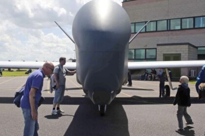 Drone de R$ 1 bilhão dos EUA desaparece durante missão no Estreito de Ormuz 14 ocrente 1775851505