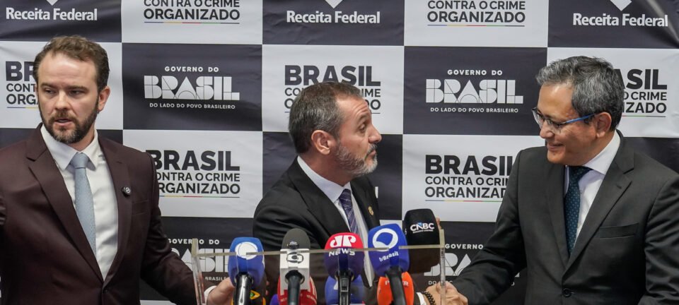 Brasil e EUA fecham parceria para frear tráfico de armas e drogas na Tríplice Fronteira 2 ocrente 1775862296