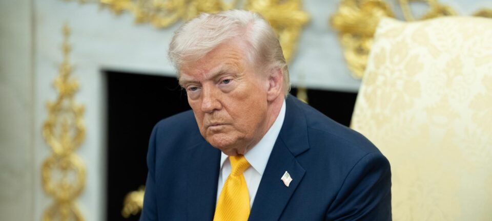 Trump promete ofensiva “ainda mais forte” contra o Irã se rodada de negociações no Paquistão falhar 2 ocrente 1775888406