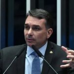 Flávio Bolsonaro promete revisar reforma tributária e cortar impostos se for eleito 4 ocrente 1775909115