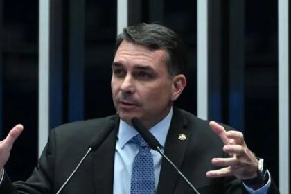 Flávio Bolsonaro promete revisar reforma tributária e cortar impostos se for eleito 16 ocrente 1775909115