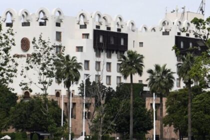EUA e Irã retomam diálogo presencial em Islamabad com mediação do Paquistão 16 ocrente 1775924369