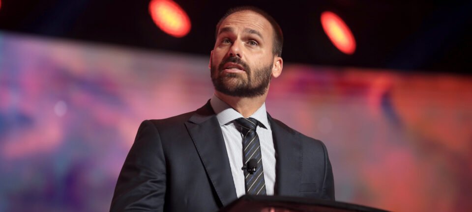 Eduardo Bolsonaro condiciona volta ao Brasil em 2027 à eleição de Flávio para a Presidência 2 ocrente 1775938778