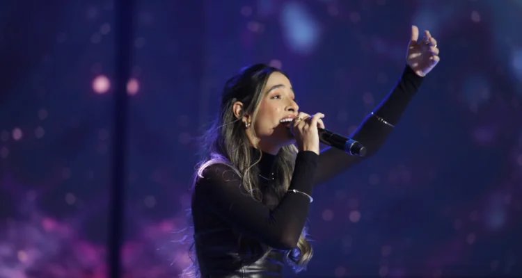 Cantora gospel Júlia Cristiano, ex-“Shadow Gospel”, soma 1,5 milhão de streams e planeja novo álbum para 2026 2 ocrente 1776004454