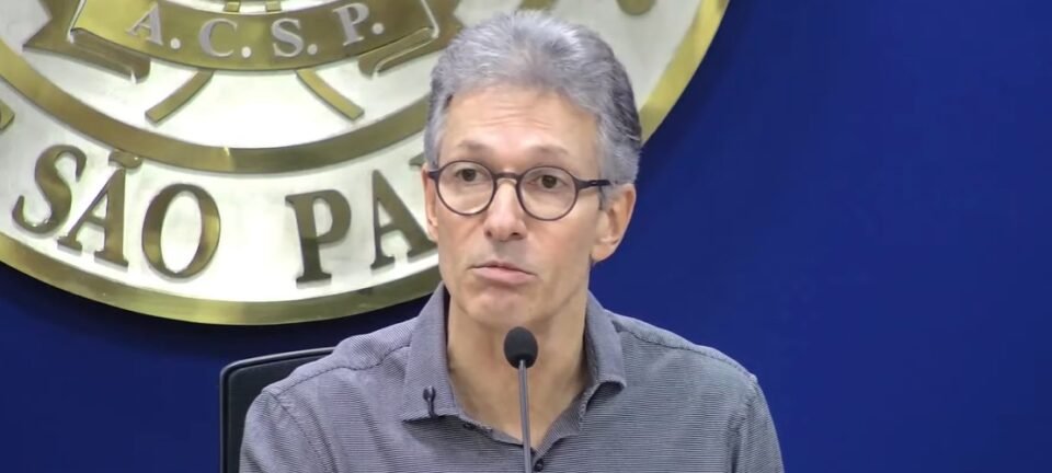 Zema acusa Lula de “populismo” ao propor fim da escala 6x1 e critica aumento de gastos públicos 2 ocrente 1776103523
