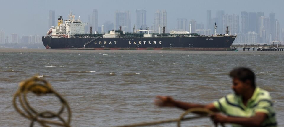 EUA iniciam bloqueio naval total ao Irã com porta-aviões e 11 destróieres 2 ocrente 1776145804