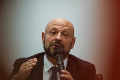 Demitido, ex-chefe do INSS culpa Ministério da Previdência e falhas de sistemas por fila de 2,7 milhões 14 ocrente 1776176352