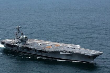 Porta-aviões USS George H.W. Bush é deslocado para reforçar bloqueio dos EUA ao Irã 10 ocrente 1776228572