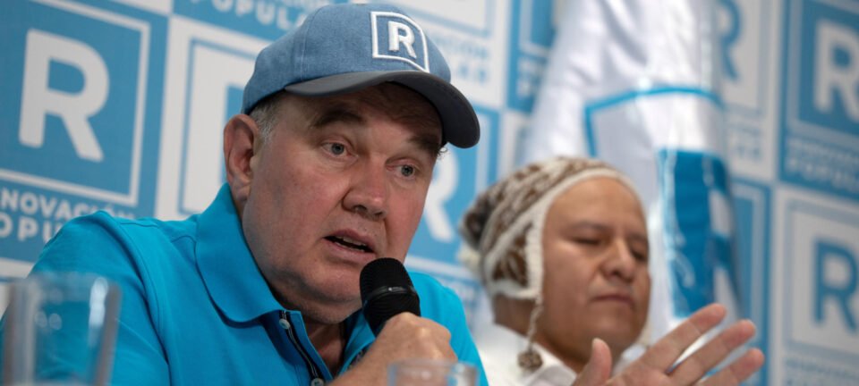 Conservador Rafael López Aliaga exige anulação do pleito presidencial no Peru 2 ocrente 1776256472