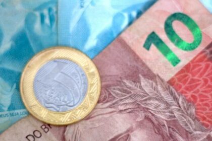 Governo estima salário mínimo de R$ 1.717 em 2027 14 ocrente 1776300588