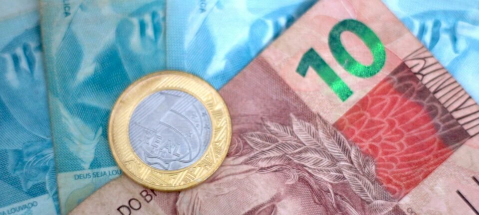 Governo estima salário mínimo de R$ 1.717 em 2027 2 ocrente 1776300588
