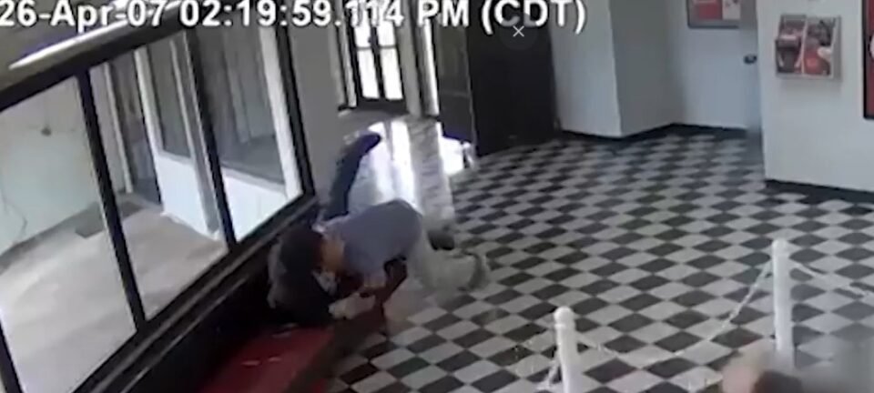 Diretor se atira sobre ex-aluno armado e evita massacre em escola de Oklahoma 2 ocrente 1776316749