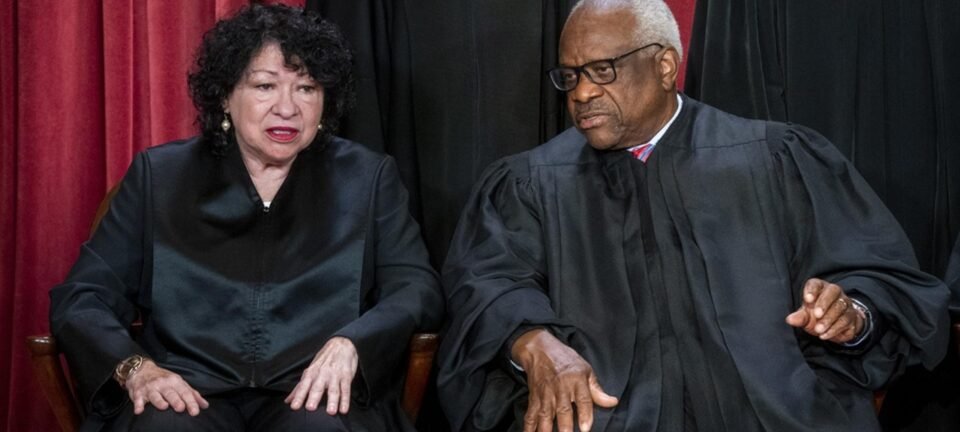 Juiz Clarence Thomas diz que progressismo coloca em risco fundamentos dos EUA 2 ocrente 1776384276